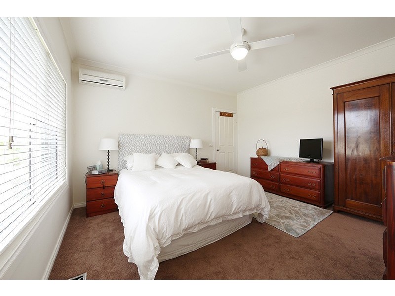 34 Napoleon Road, Ferntree Gully VIC 3156