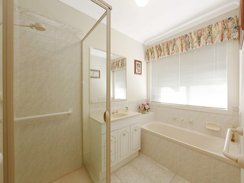 4 Rosebank Court, Rowville VIC 3178