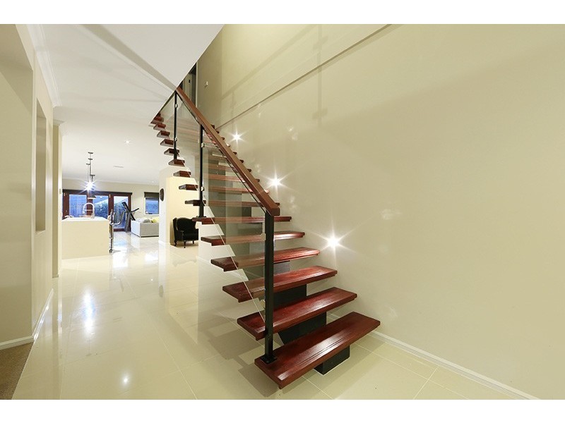 18 Stringybark Drive, Ferntree Gully VIC 3156