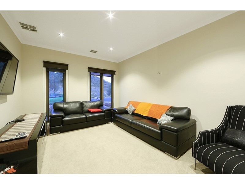 18 Stringybark Drive, Ferntree Gully VIC 3156