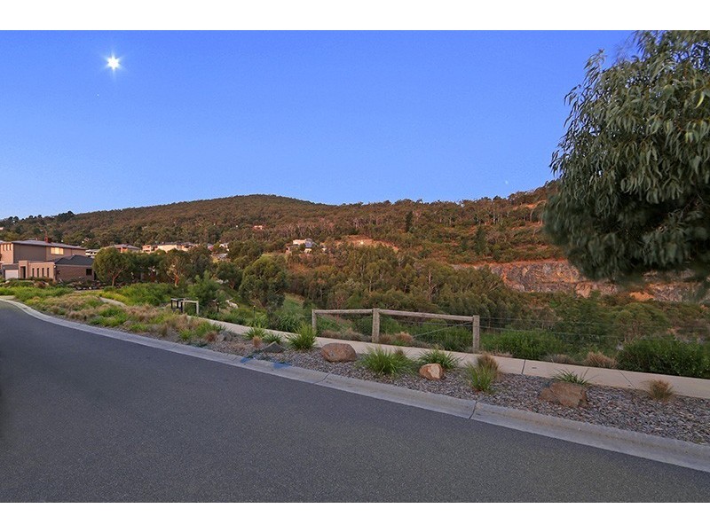 18 Stringybark Drive, Ferntree Gully VIC 3156