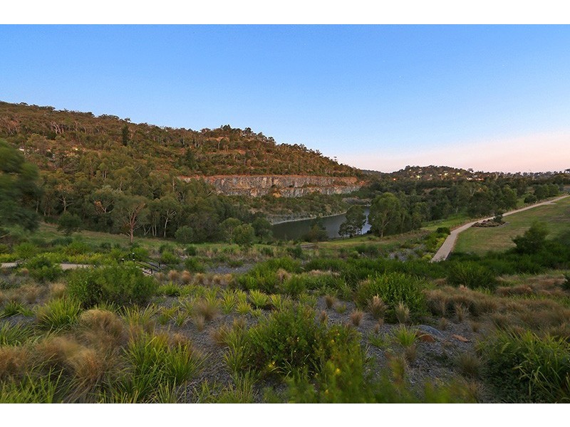 18 Stringybark Drive, Ferntree Gully VIC 3156