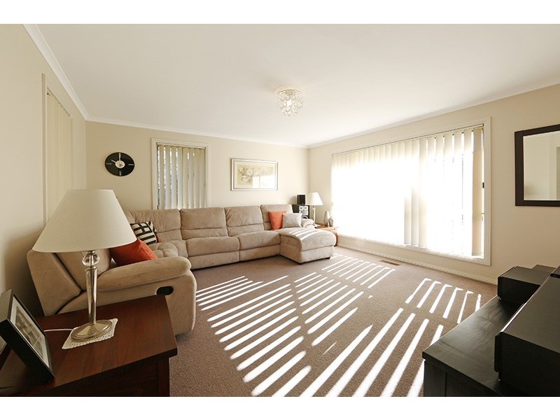 2/2 Lambourne Avenue, Rowville VIC 3178