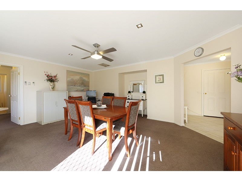 2/2 Lambourne Avenue, Rowville VIC 3178