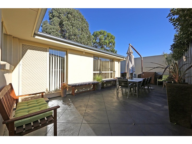 2/2 Lambourne Avenue, Rowville VIC 3178