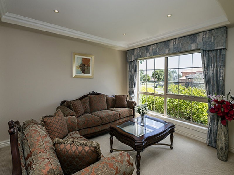 26 Sovereign Crest Boulevard, Rowville VIC 3178