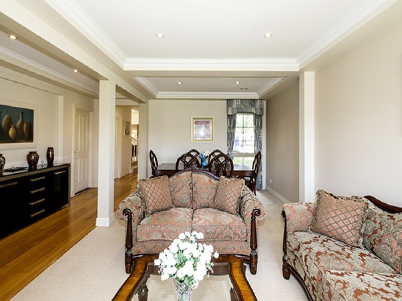 26 Sovereign Crest Boulevard, Rowville VIC 3178