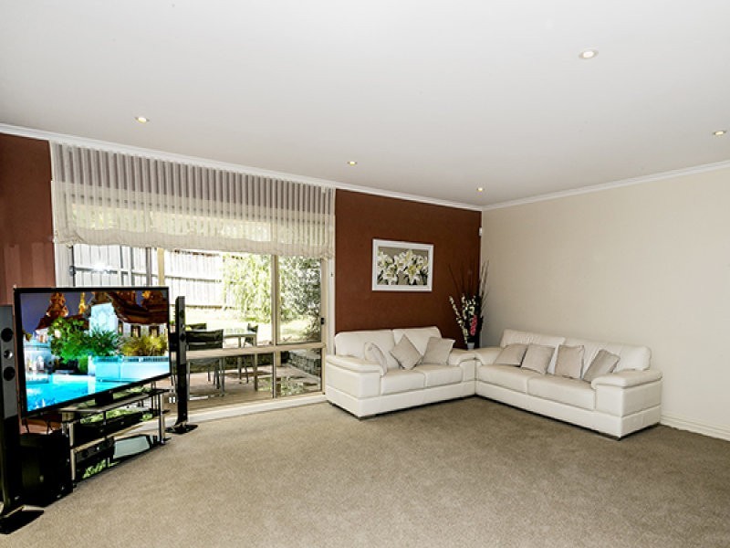 26 Sovereign Crest Boulevard, Rowville VIC 3178