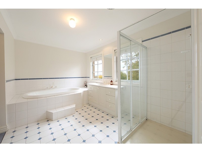 6 The Lookout, Lysterfield VIC 3156