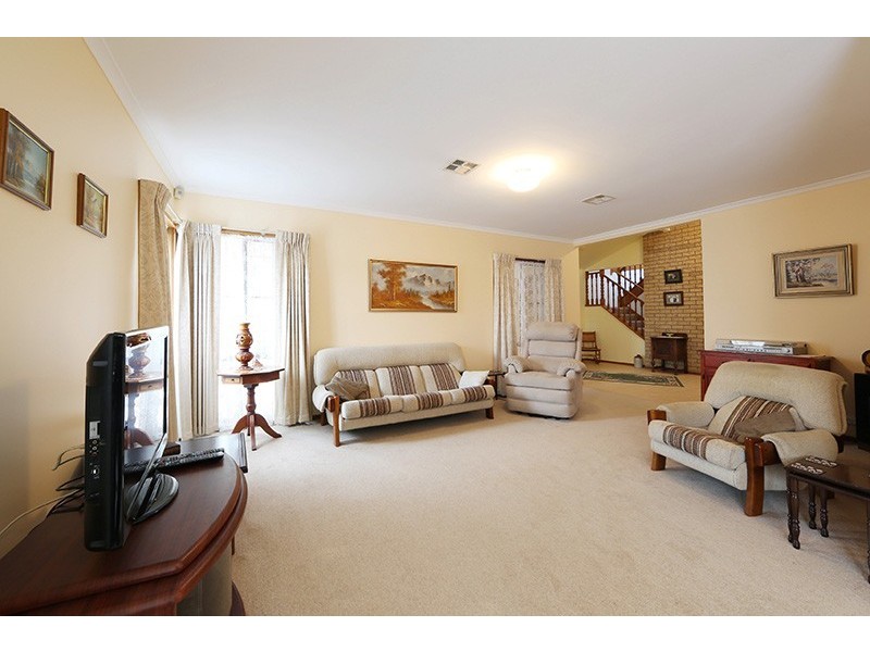 16 Linnel Court, Rowville VIC 3178