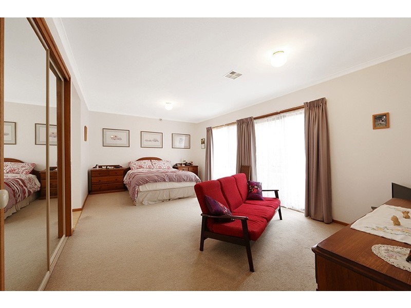 16 Linnel Court, Rowville VIC 3178