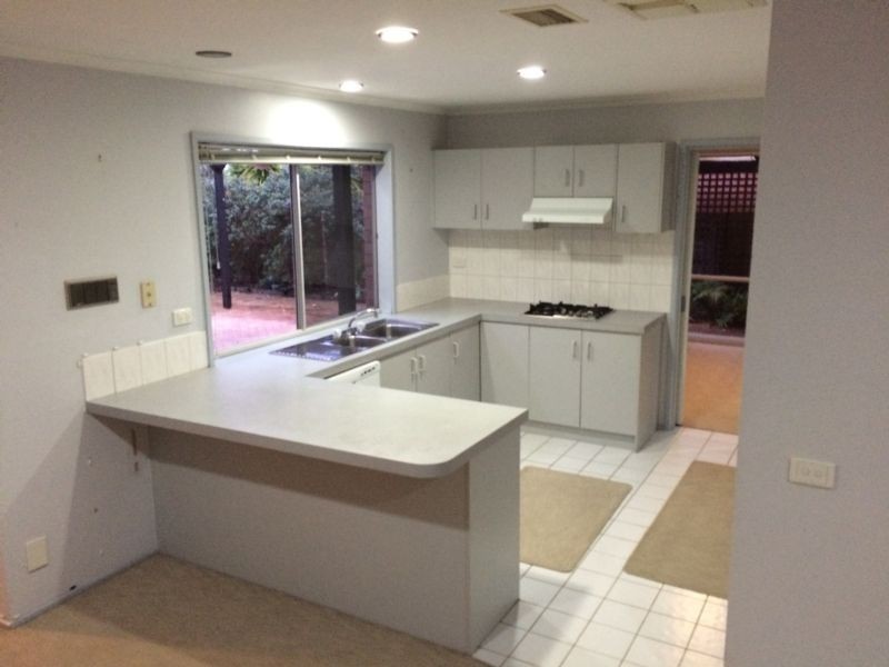 13 Landsborough Avenue, Rowville VIC 3178