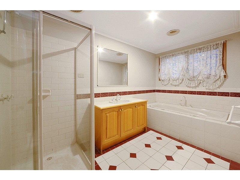 4 Miramah Close, Rowville VIC 3178