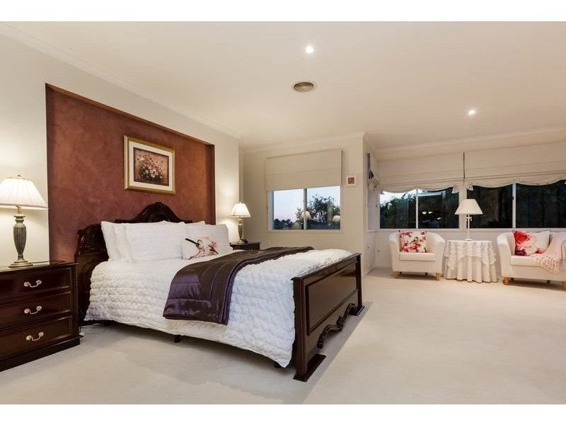 7 The Oval, Berwick VIC 3806