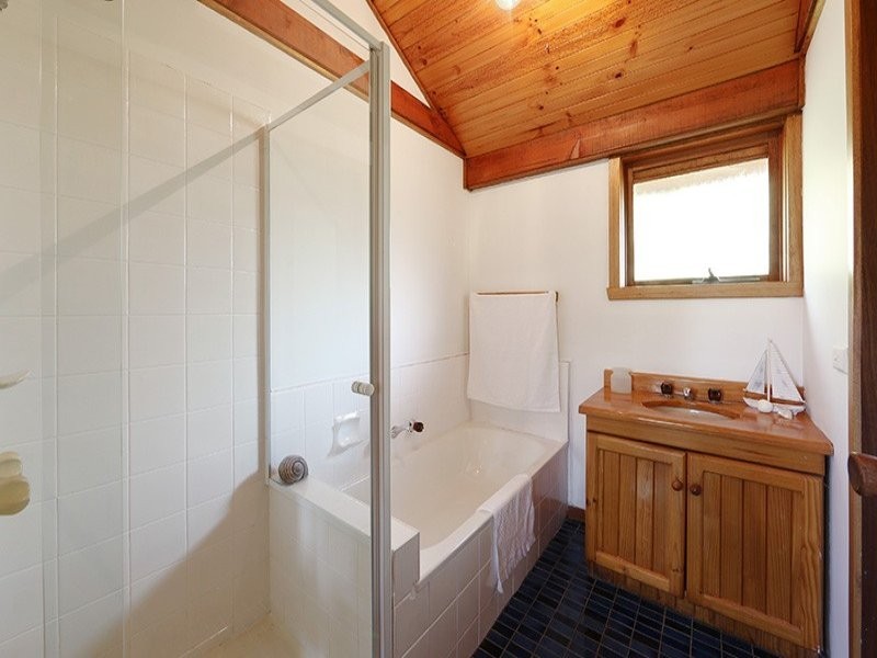 32 Crestdale Road, Wantirna VIC 3152