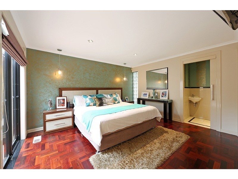 19 Oaktree Rise, Lysterfield VIC 3156