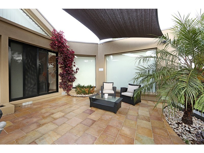 19 Oaktree Rise, Lysterfield VIC 3156