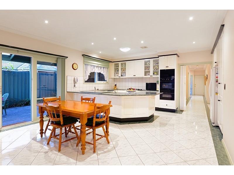 5 Wyandra Way, Rowville VIC 3178