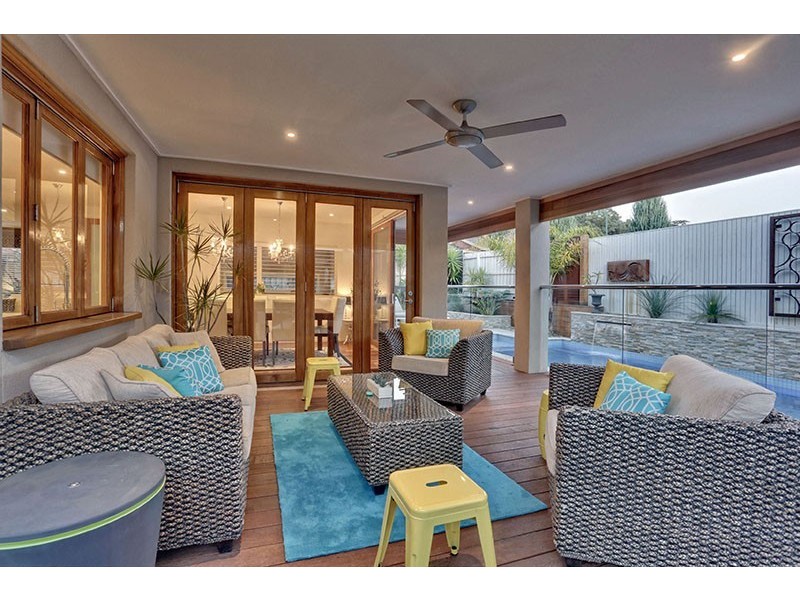 18 Kilcatten Rise, Rowville VIC 3178