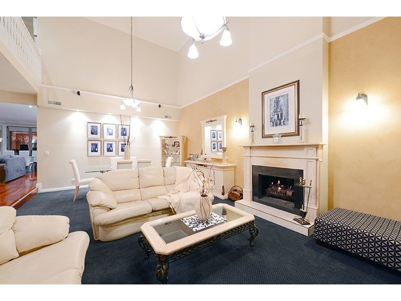 4 Dean Close, Rowville VIC 3178