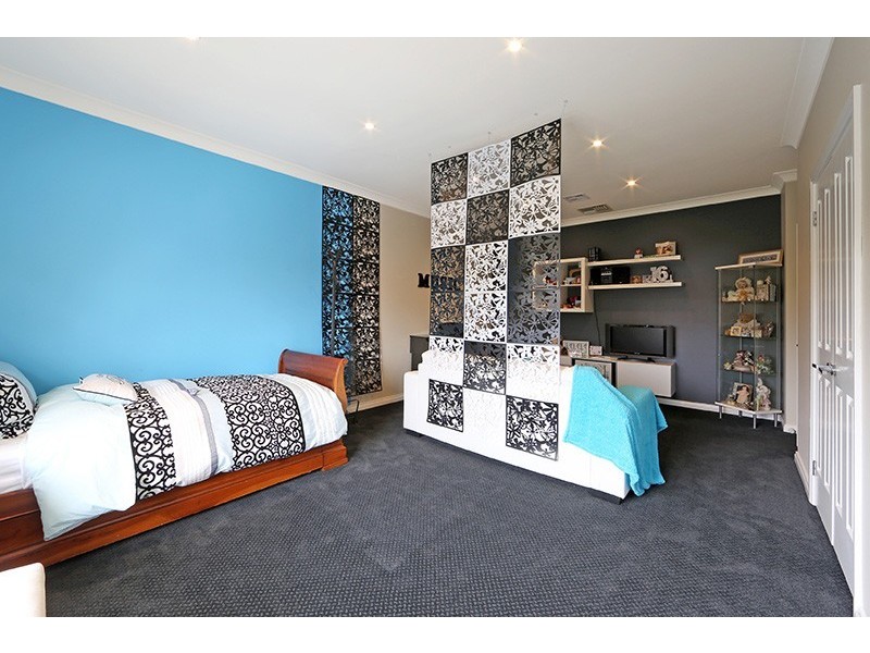 4 Dean Close, Rowville VIC 3178