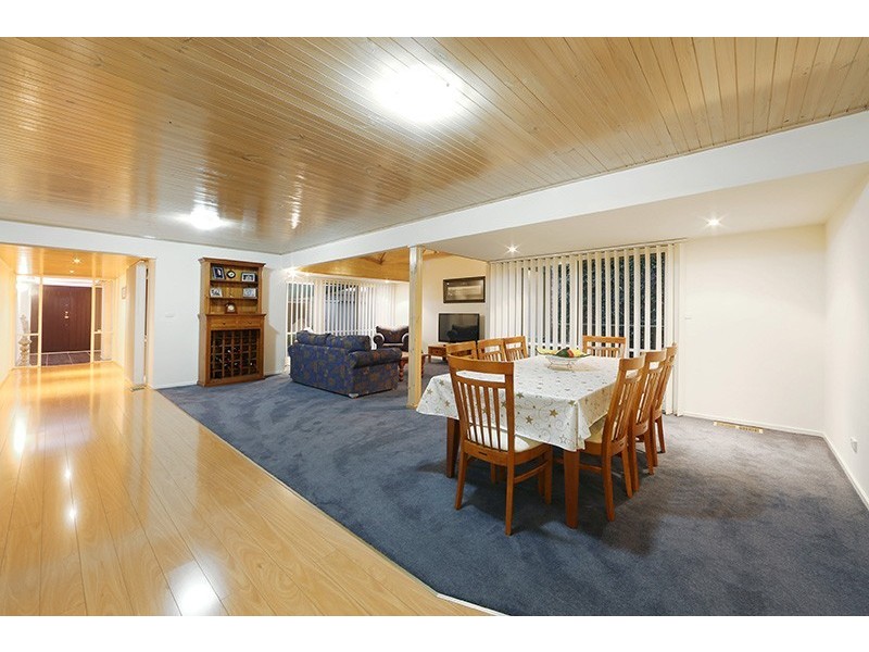 31 Buckingham Drive, Rowville VIC 3178