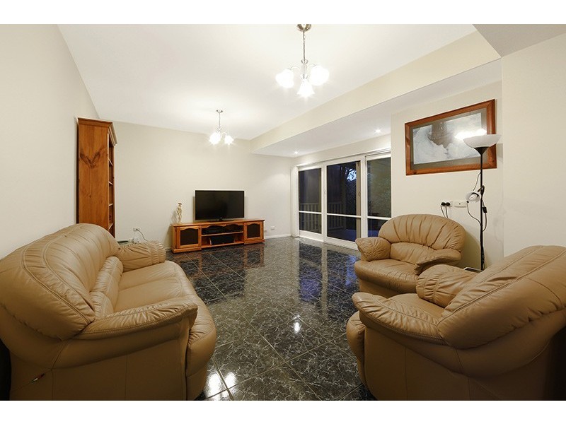 31 Buckingham Drive, Rowville VIC 3178