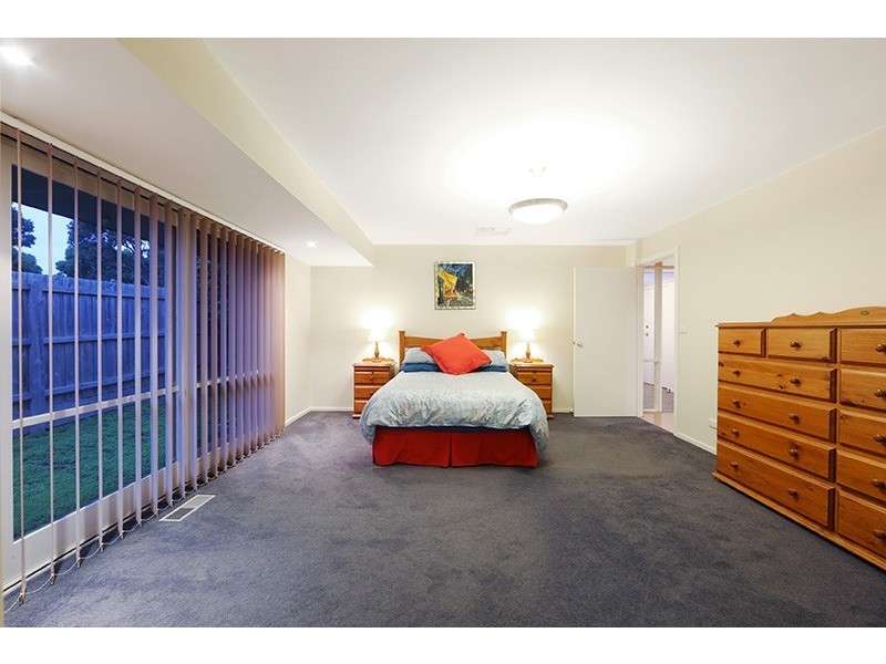 31 Buckingham Drive, Rowville VIC 3178