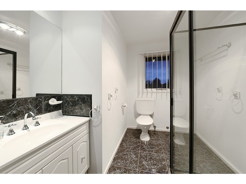 31 Buckingham Drive, Rowville VIC 3178