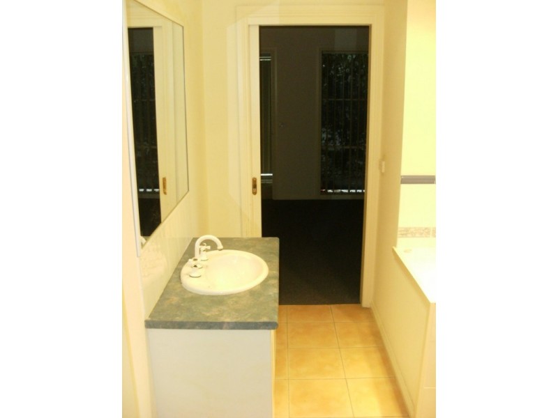 4/8 Stamford Crescent, Rowville VIC 3178