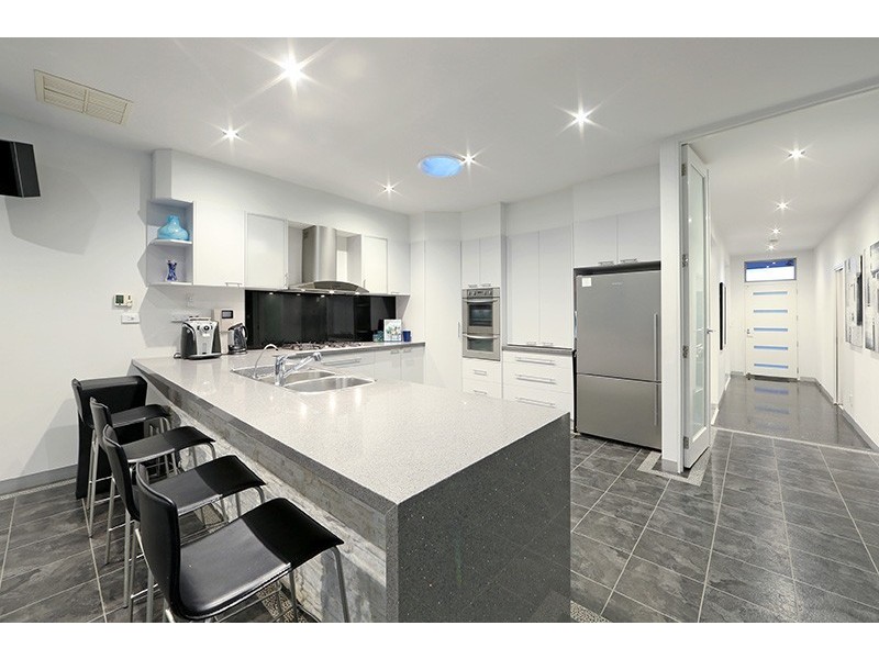 14 Kilcatten Rise, Rowville VIC 3178