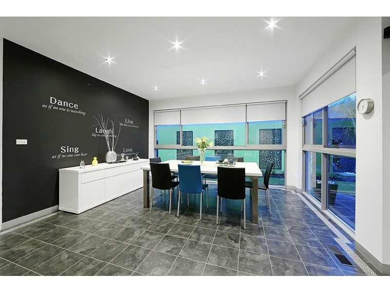 14 Kilcatten Rise, Rowville VIC 3178