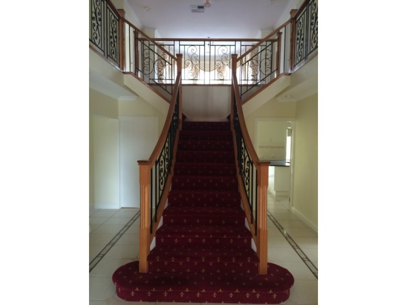 16 Eureka Crescent, Narre Warren South VIC 3805