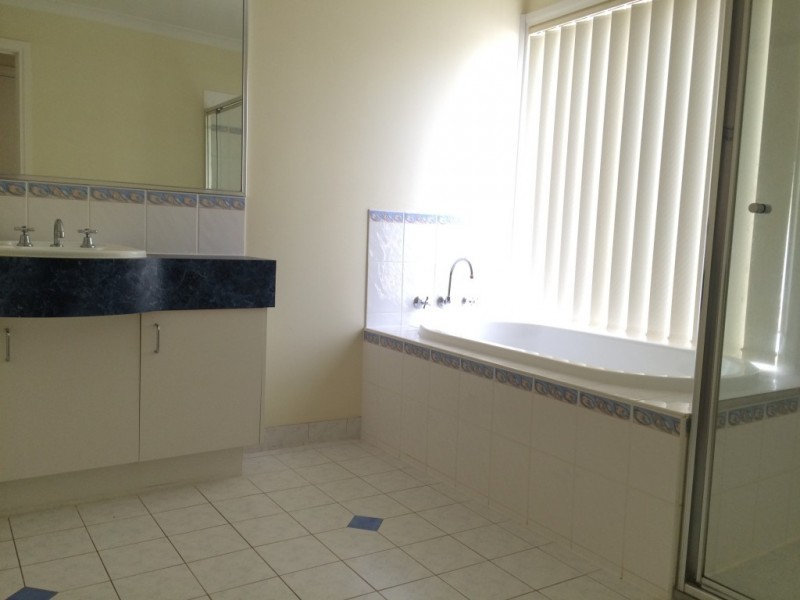 16 Eureka Crescent, Narre Warren South VIC 3805