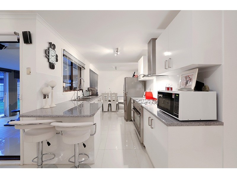 7 Metcalf Cres, Rowville VIC 3178