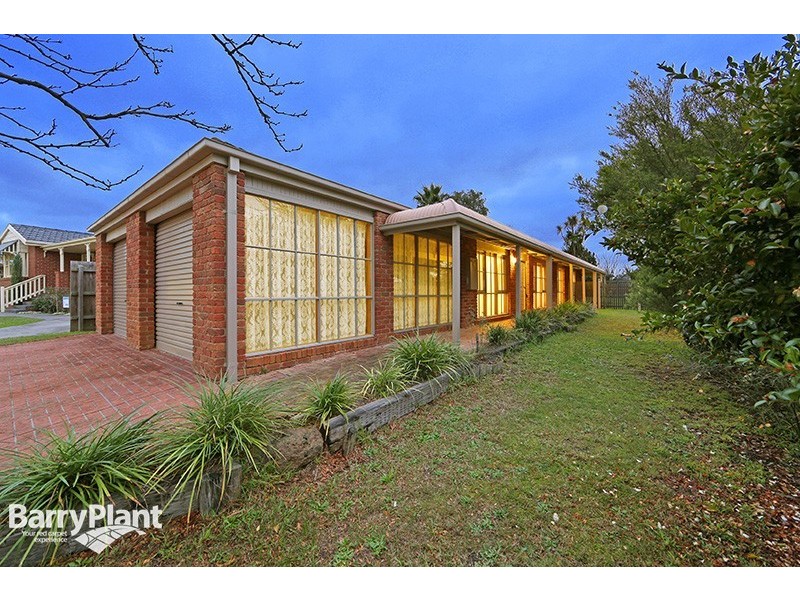 4 Woodside Dve, Rowville VIC 3178
