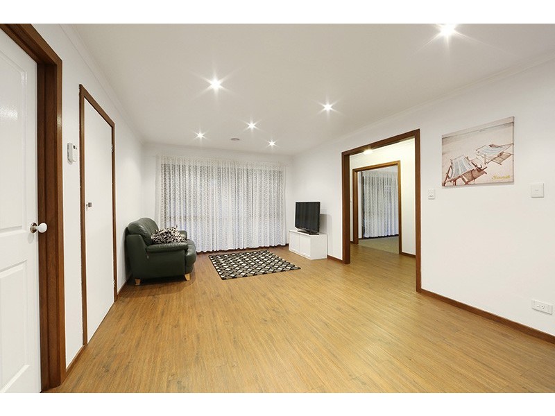 4 Woodside Dve, Rowville VIC 3178