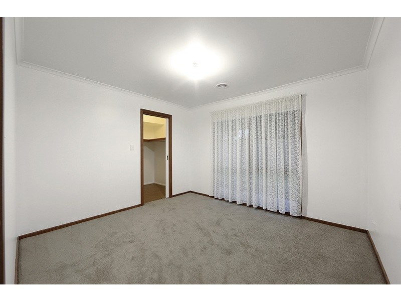 4 Woodside Dve, Rowville VIC 3178