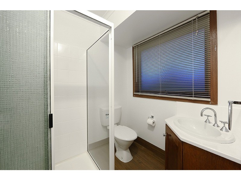 4 Woodside Dve, Rowville VIC 3178