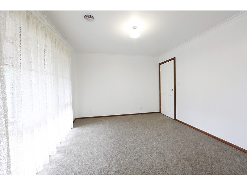 4 Woodside Dve, Rowville VIC 3178