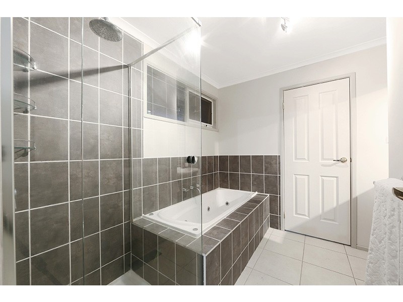 314 Dandelion Dve, Rowville VIC 3178