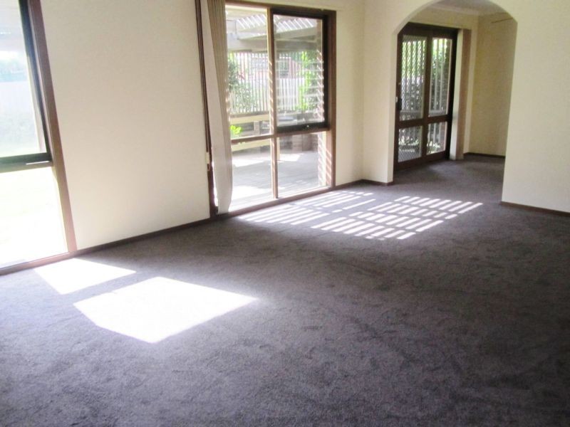 12 Mantung Crescent, Rowville VIC 3178