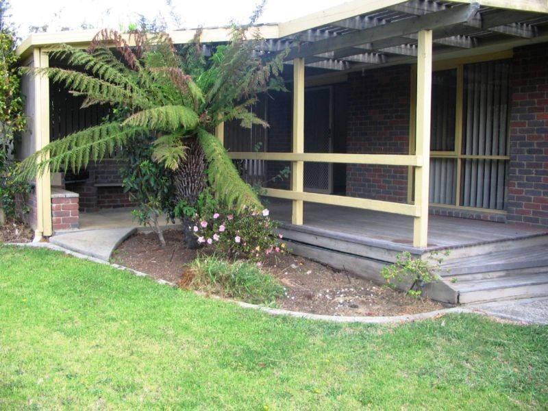 12 Mantung Crescent, Rowville VIC 3178