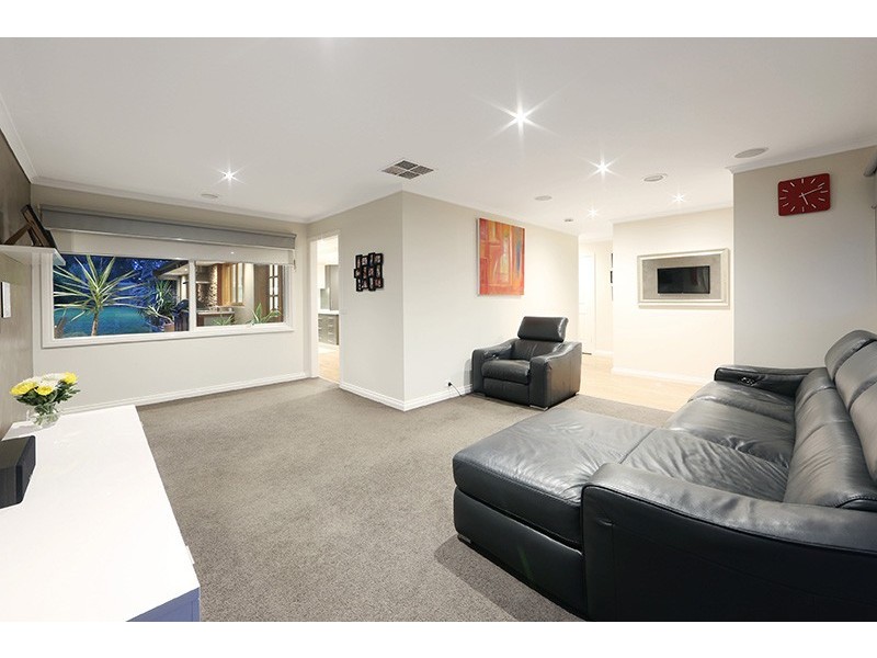 39 Bryden Drive, Ferntree Gully VIC 3156