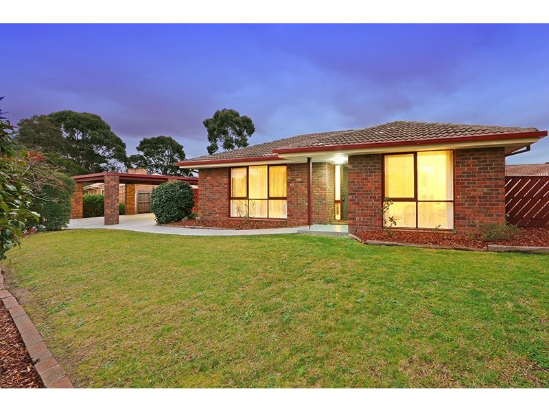 10 Burchall Crescent, Rowville VIC 3178