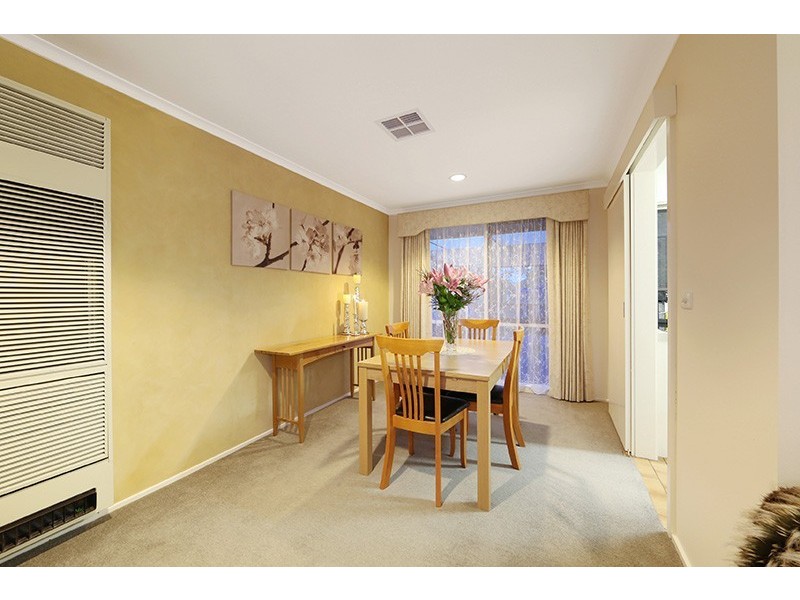 10 Burchall Crescent, Rowville VIC 3178