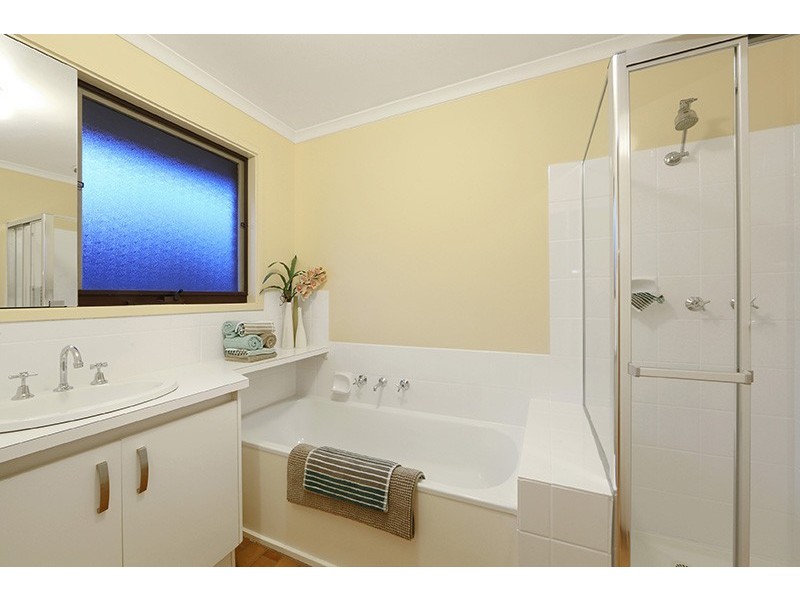 10 Burchall Crescent, Rowville VIC 3178