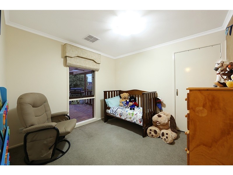 10 Burchall Crescent, Rowville VIC 3178