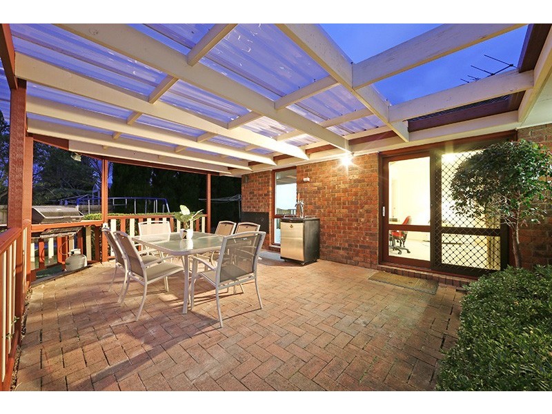 10 Burchall Crescent, Rowville VIC 3178