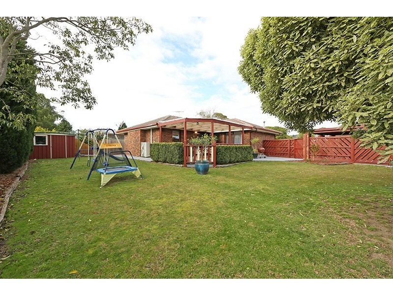 10 Burchall Crescent, Rowville VIC 3178